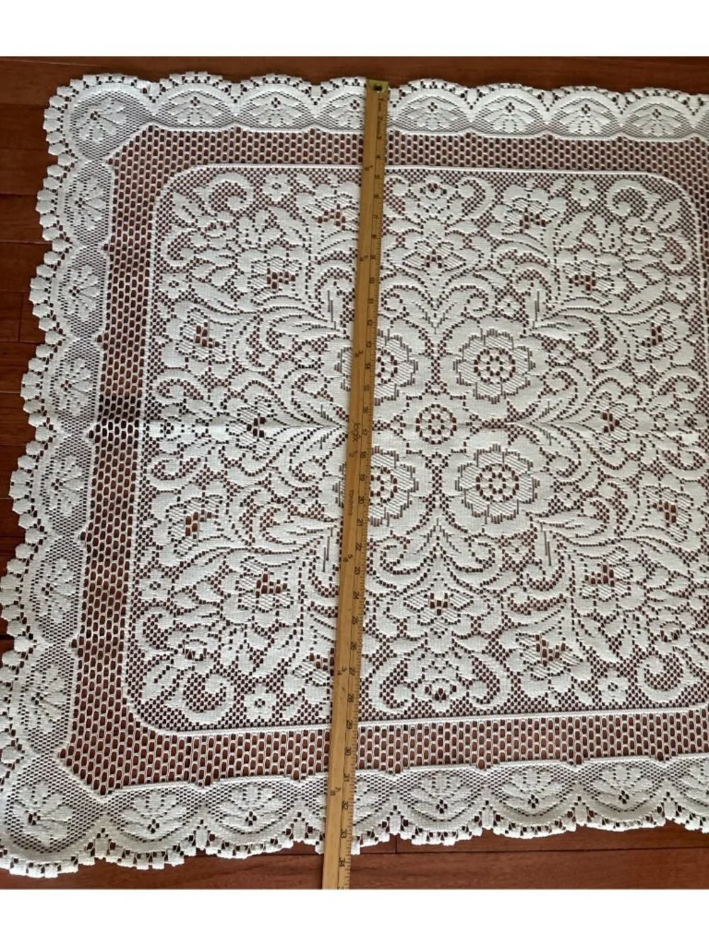 Cream Lace Tablecloth 35